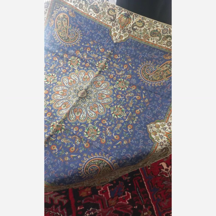 رومیزی پارچه آستردار ترمه یزد جنس ابریشم با نقش و نگاری خاص