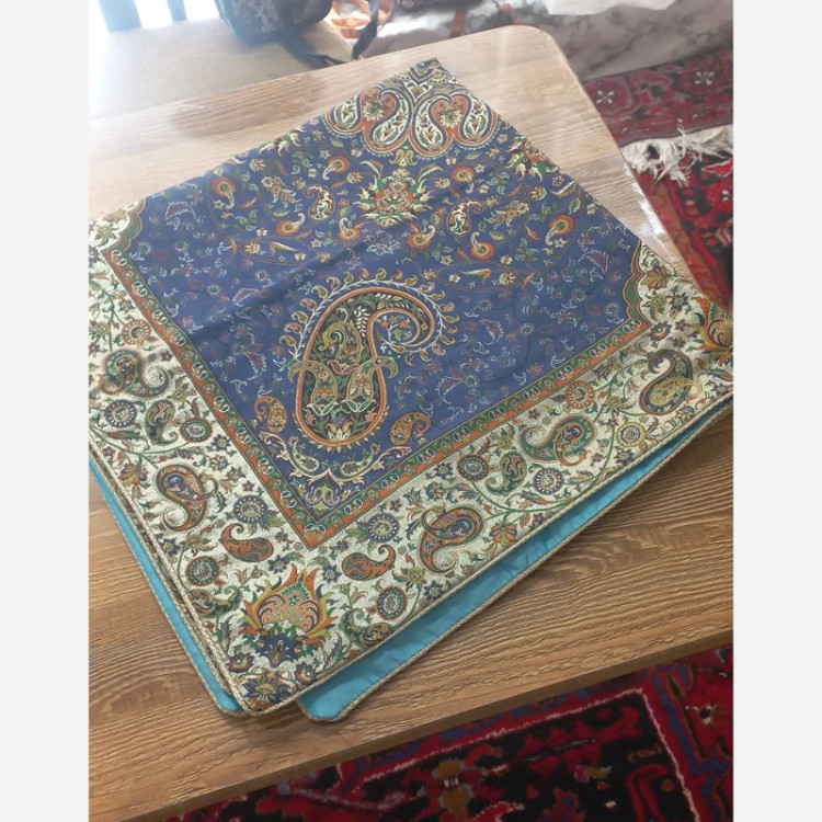 رومیزی پارچه آستردار ترمه یزد جنس ابریشم با نقش و نگاری خاص