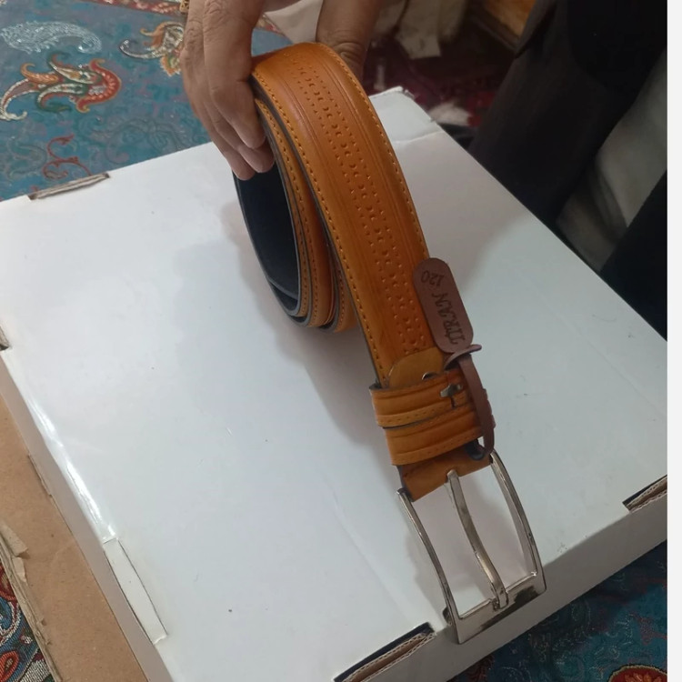 کمربند چرم مصنوعی مردانه رنگ عسلی بسته یک عددی