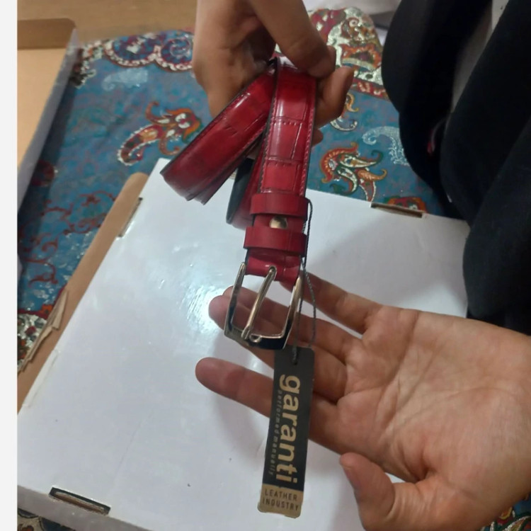کمربند زنانه طرح دار رنگ جیگری جنس چرم مصنوعی