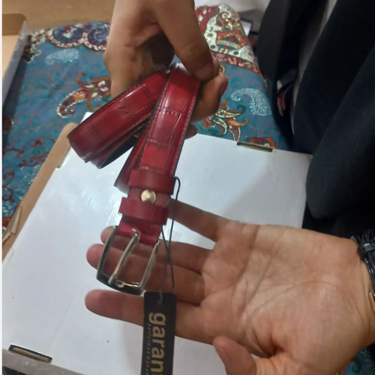 کمربند زنانه طرح دار رنگ جیگری جنس چرم مصنوعی