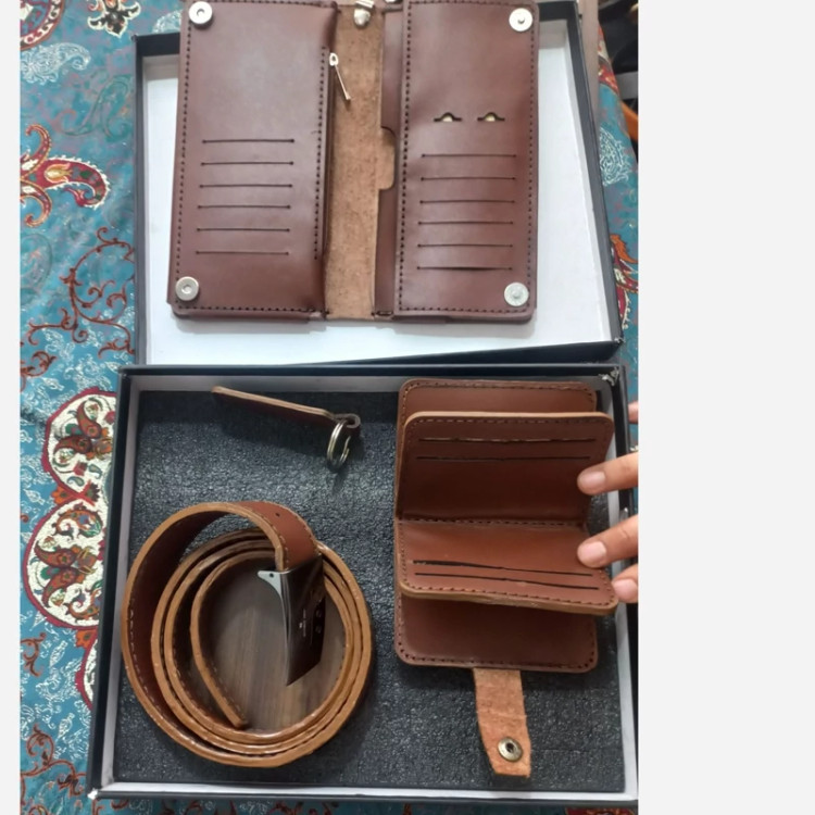 ست باکس کیف پول ، کمربند، جا کارتی و جا کلیدی جنس چرم گاوی