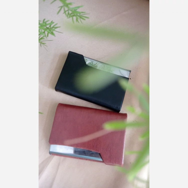 جا کارتی آهنربایی جنس چرم طبیعی گاوی