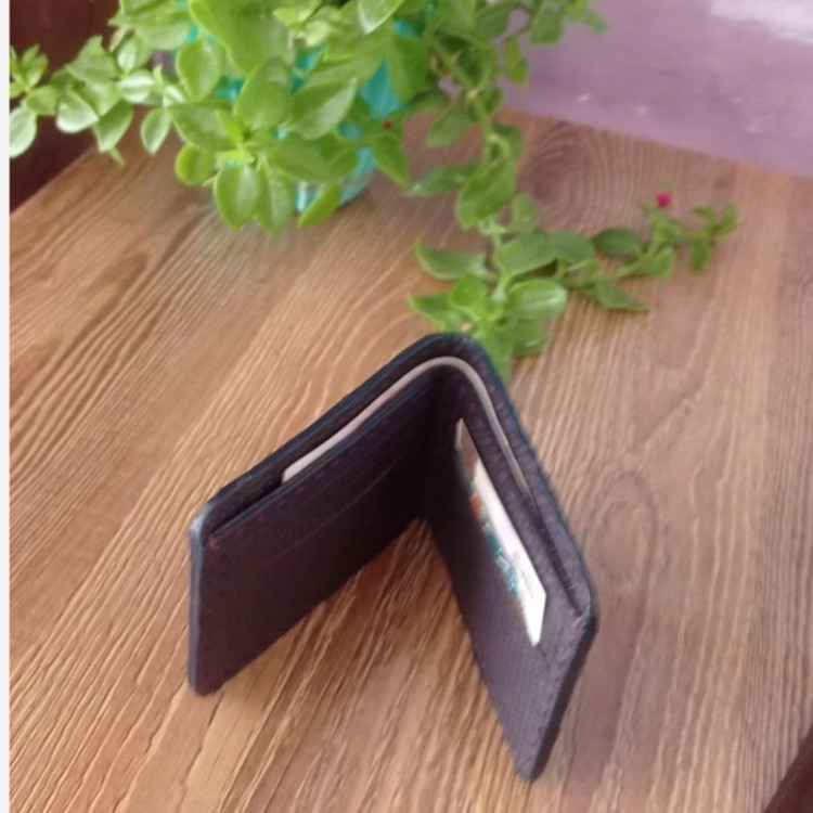 کیف پول جیبی مشبک رنگ بنفش تیره مایل به مشکی