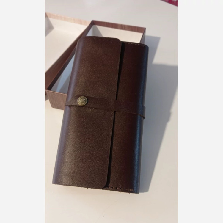 کیف پول جنس چرم طبیعی گاوی مناسب خاص پسندان رنگ قهوه ای