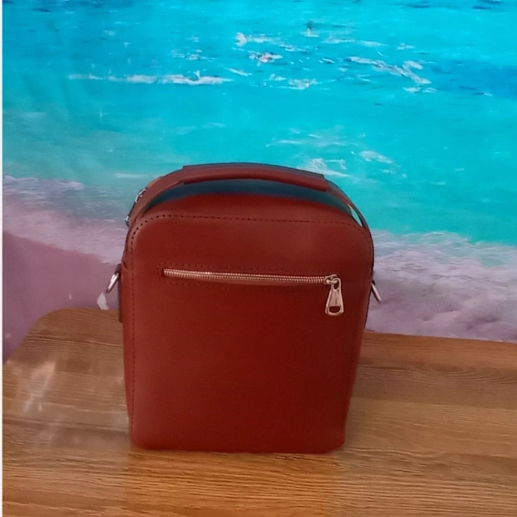 کیف دوشی چرم گاوی طبیعی دست دوز رنگ عسلی