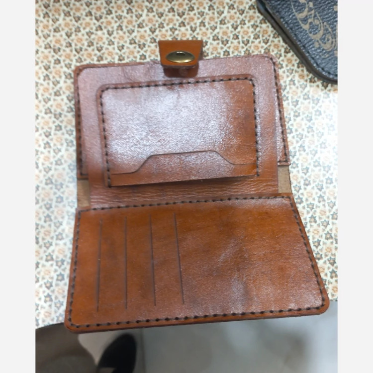 کیف پول عسلی رنگ دارای دارای جای کارت چرم گاوی طبیعی