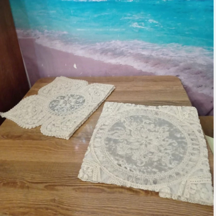 رومیزی قشنگ سه تیکه جنس دانتل بسته یک عددی