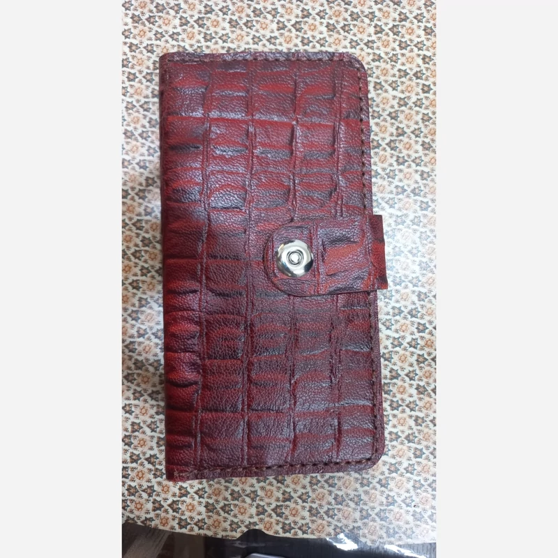 کیف پول جنس چرم گاوی طبیعی 2 لت زنانه دکمه دار رنگ شرابی