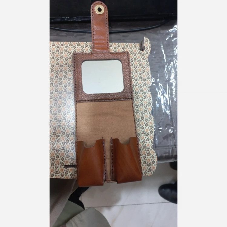 کیف آرایشی اینه دار مخصوص بانوان جنس چرم طبیعی گاوی